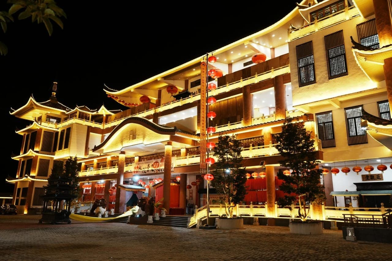 Liulishan Medicine Buddha Monastery